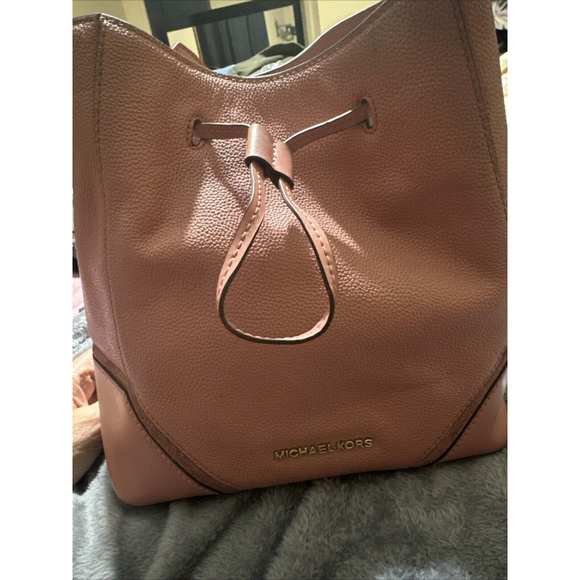 Michael Kors Nicole large Leather bucket bag MSRP $448 Pre-Loved Pink Salmon - Picture 3 of 14
